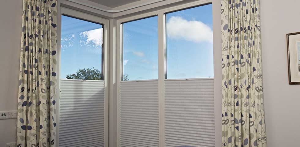 Cafe style blinds