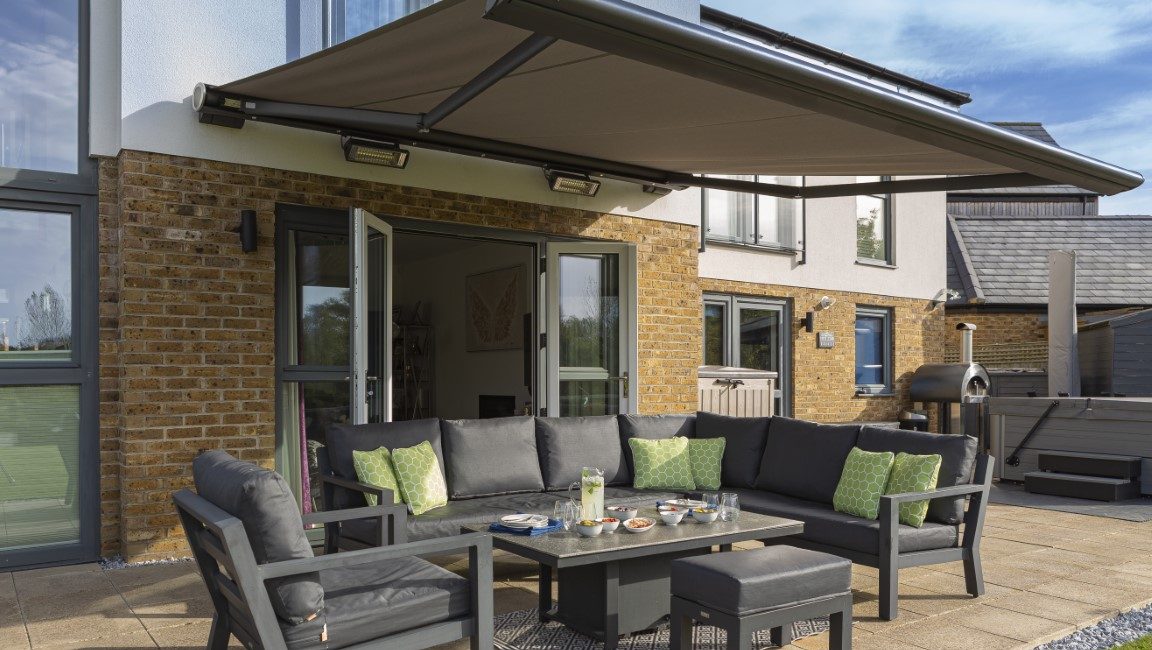 MF2600 Haus Awning