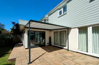 Haus Pergola with LED